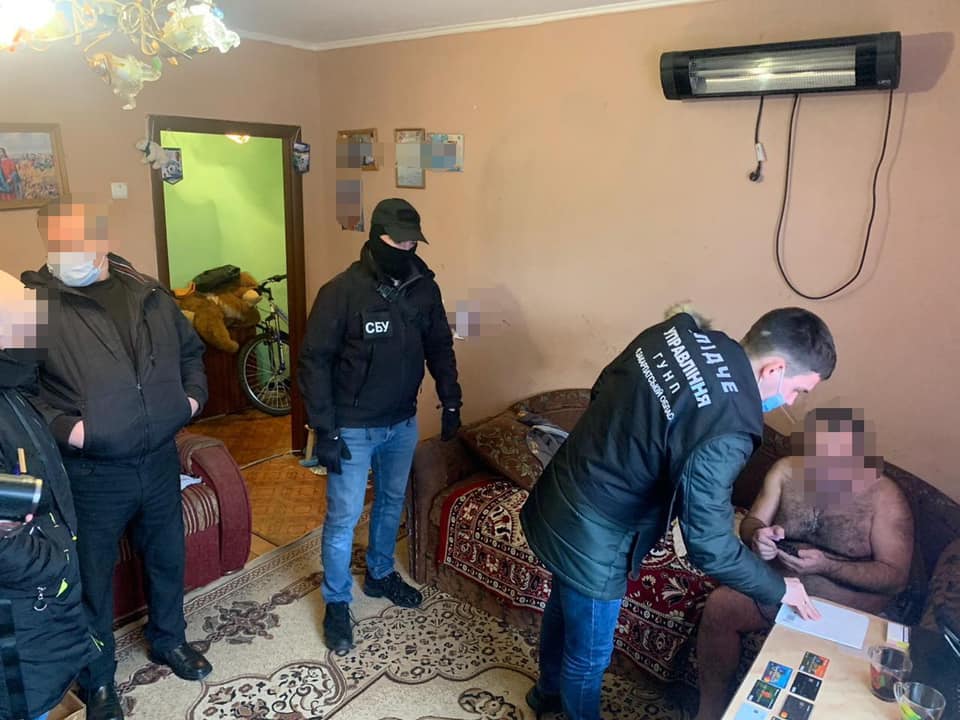 За вимагання 20 тис грн неіснуючого боргу у хустянина затримали мешканця Мукачева (ФОТО)