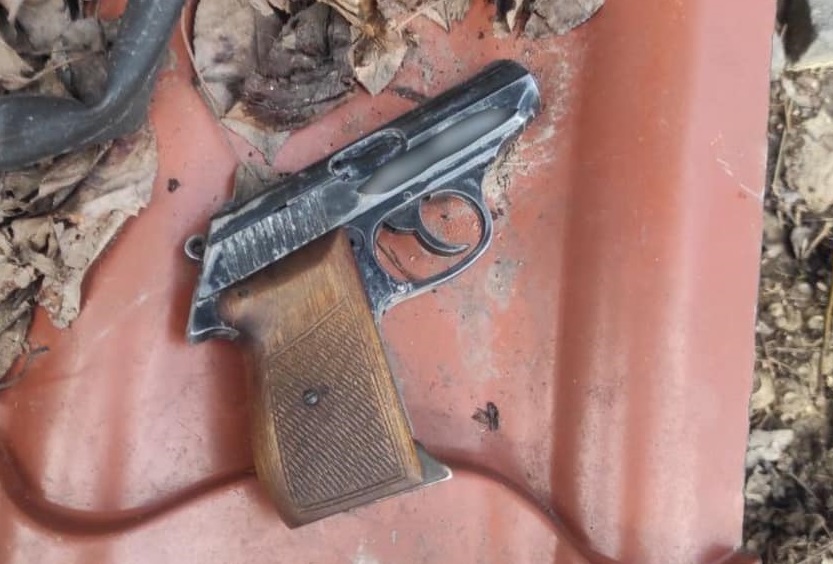Мукачевець погрожував сусідці пістолетом (ФОТО)